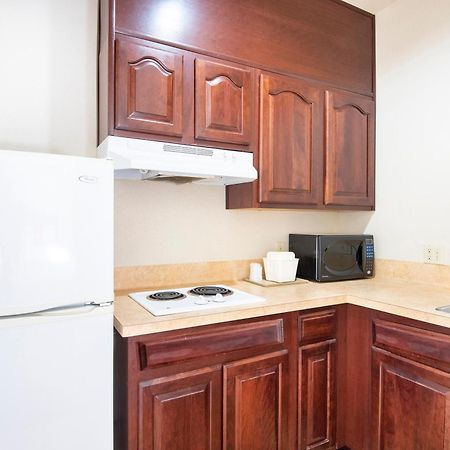 Oyo Townhouse Clute Lake Jackson Dış mekan fotoğraf